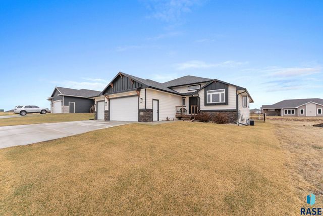 1109 N Willow Creek Ave Avenue, Sioux Falls, SD 57110