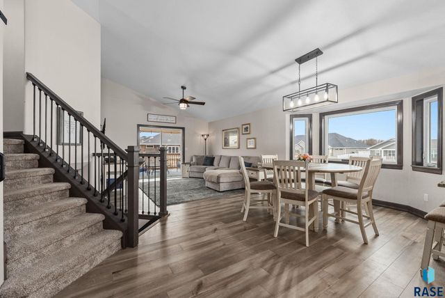 1109 N Willow Creek Ave Avenue, Sioux Falls, SD 57110