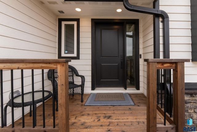 1109 N Willow Creek Ave Avenue, Sioux Falls, SD 57110