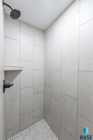 1109 N Willow Creek Ave Avenue, Sioux Falls, SD 57110