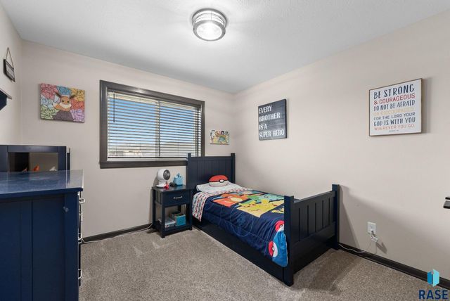 1109 N Willow Creek Ave Avenue, Sioux Falls, SD 57110