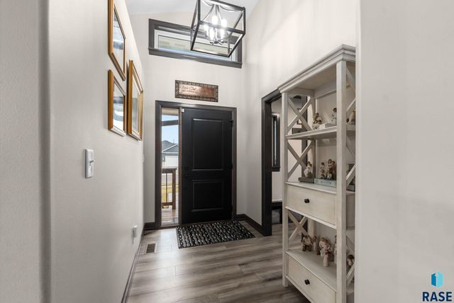 1109 N Willow Creek Ave Avenue, Sioux Falls, SD 57110