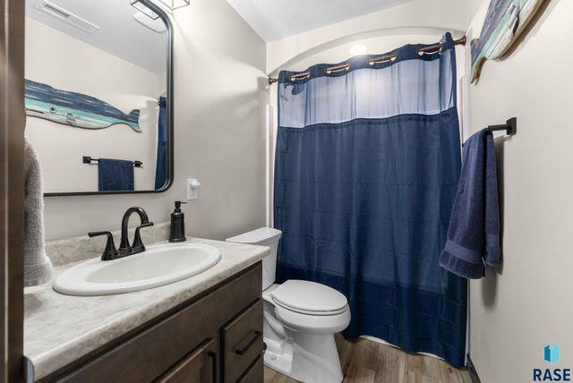 1109 N Willow Creek Ave Avenue, Sioux Falls, SD 57110