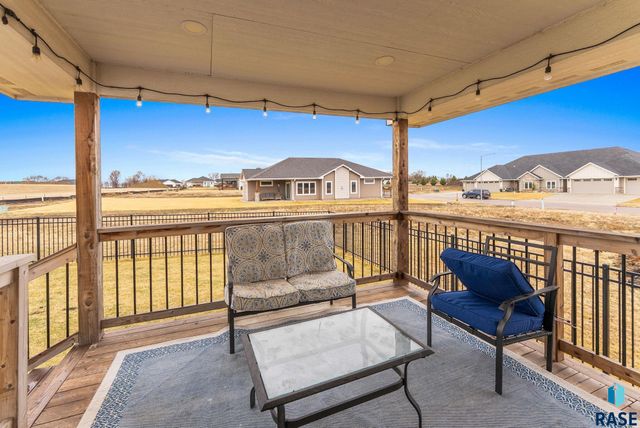 1109 N Willow Creek Ave Avenue, Sioux Falls, SD 57110