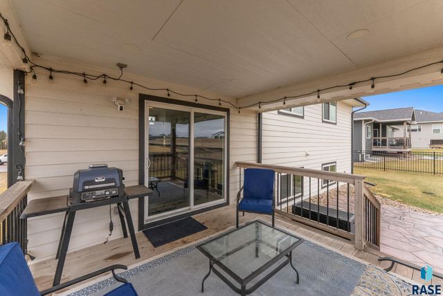 1109 N Willow Creek Ave Avenue, Sioux Falls, SD 57110