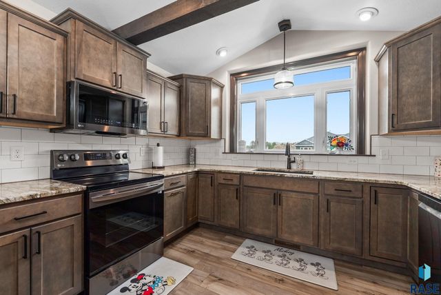 1109 N Willow Creek Ave Avenue, Sioux Falls, SD 57110