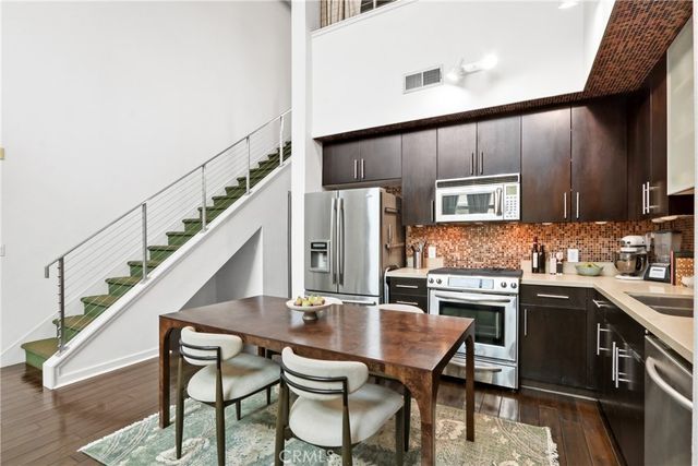 133 The Promenade N 417, Long Beach, CA 90802