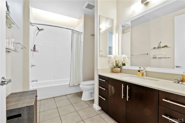 133 The Promenade N 417, Long Beach, CA 90802