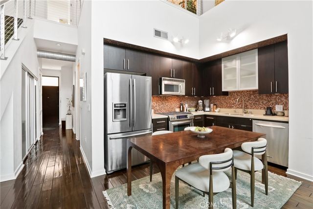 133 The Promenade N 417, Long Beach, CA 90802