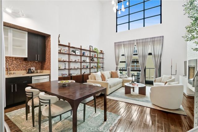 133 The Promenade N 417, Long Beach, CA 90802