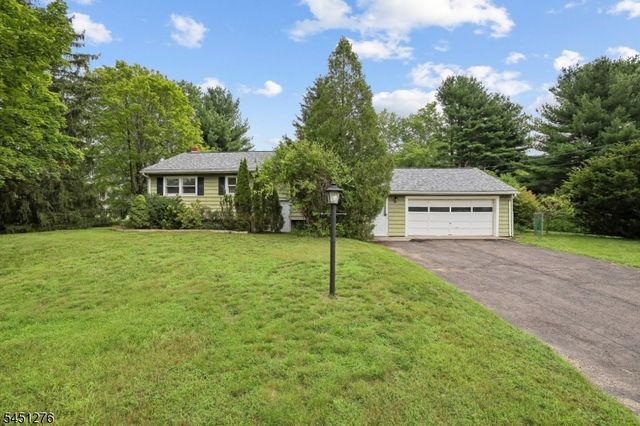 161 Chamberlain Rd, Jefferson Twp., NJ 07438