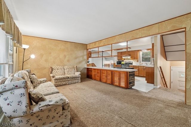 161 Chamberlain Rd, Jefferson Twp., NJ 07438