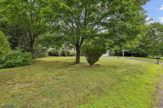 161 Chamberlain Rd, Jefferson Twp., NJ 07438