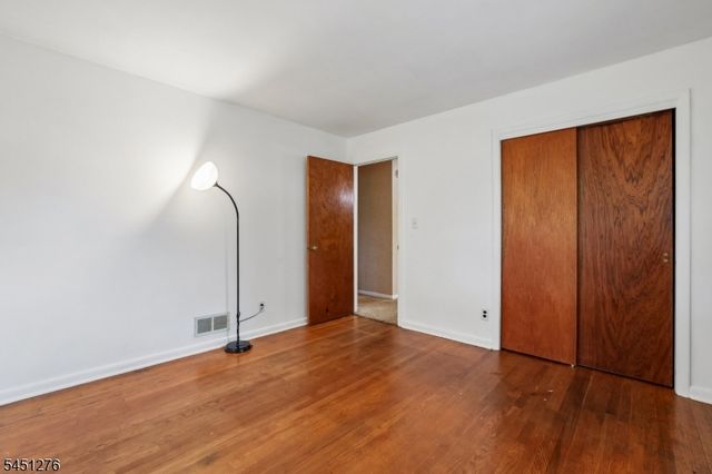 161 Chamberlain Rd, Jefferson Twp., NJ 07438