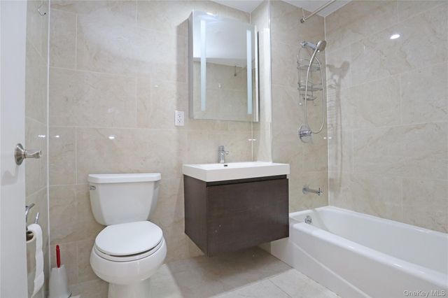 15815 Union Turnpike 3B, Fresh Meadows, NY 11366