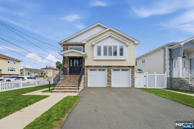 7 Grant Street, Elmwood Park, NJ 07407