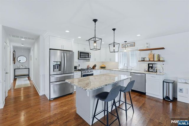 7 Grant Street, Elmwood Park, NJ 07407