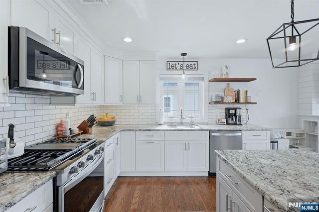 7 Grant Street, Elmwood Park, NJ 07407
