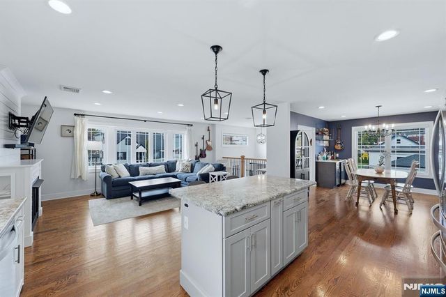 7 Grant Street, Elmwood Park, NJ 07407