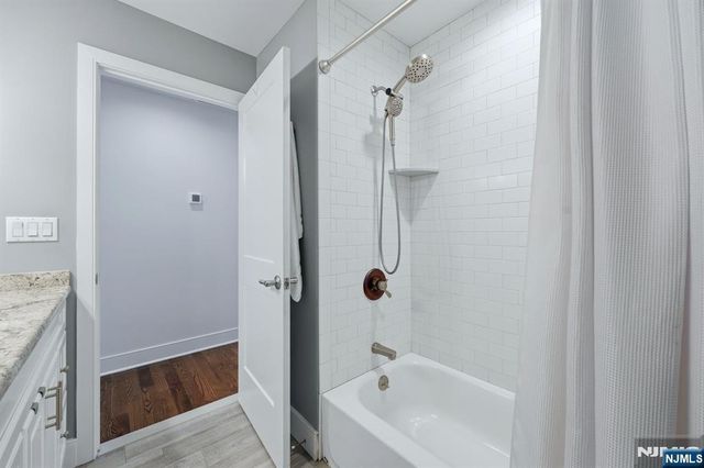 7 Grant Street, Elmwood Park, NJ 07407