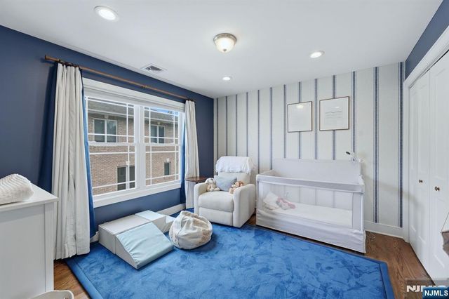7 Grant Street, Elmwood Park, NJ 07407