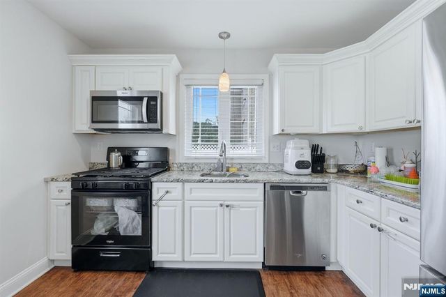 7 Grant Street, Elmwood Park, NJ 07407