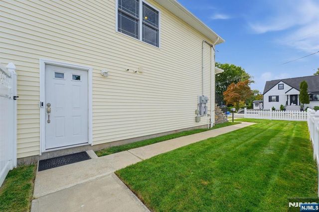 7 Grant Street, Elmwood Park, NJ 07407