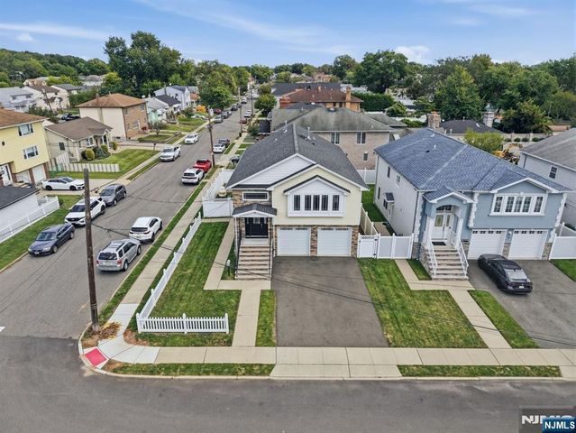 7 Grant Street, Elmwood Park, NJ 07407