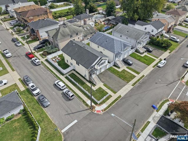 7 Grant Street, Elmwood Park, NJ 07407