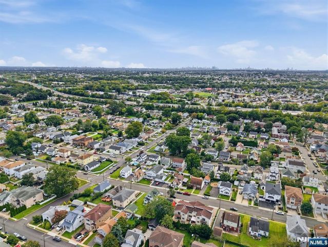7 Grant Street, Elmwood Park, NJ 07407