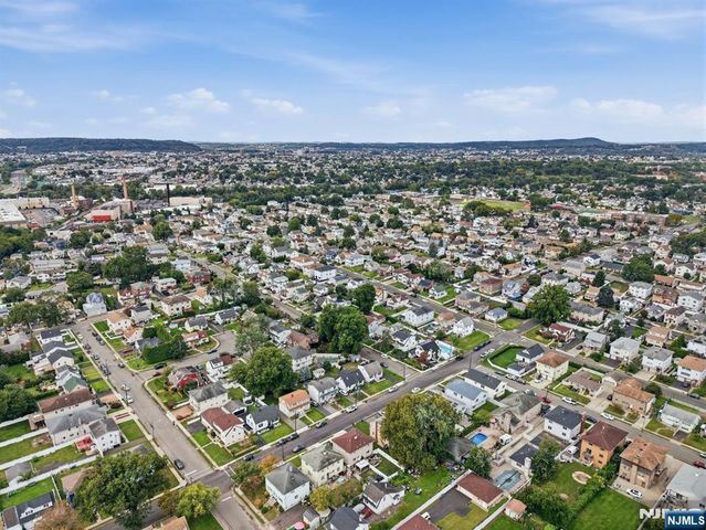 7 Grant Street, Elmwood Park, NJ 07407