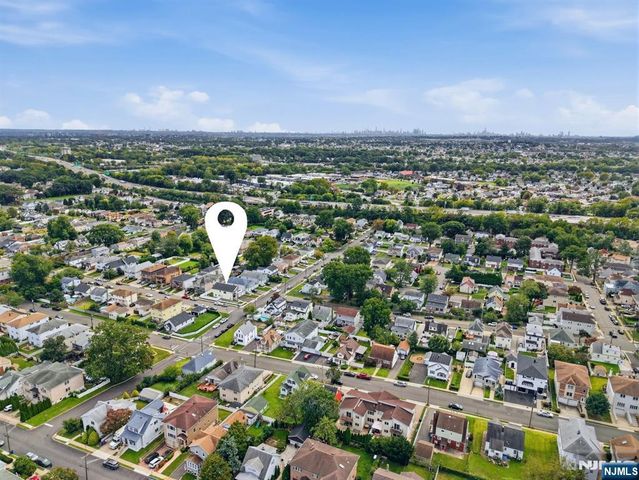 7 Grant Street, Elmwood Park, NJ 07407