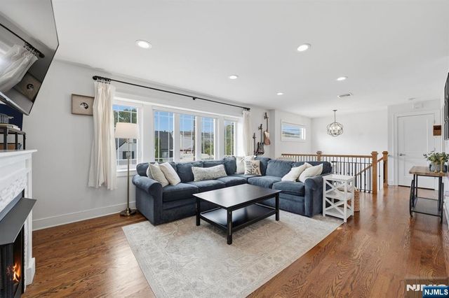 7 Grant Street, Elmwood Park, NJ 07407