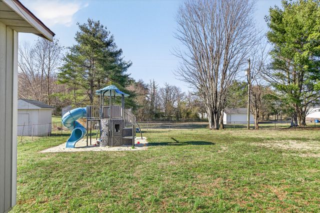 2015 Old Cookeville Rd, Sparta, TN 38583