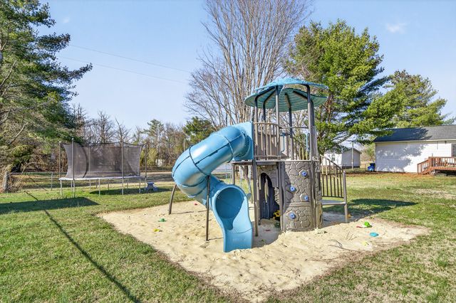 2015 Old Cookeville Rd, Sparta, TN 38583