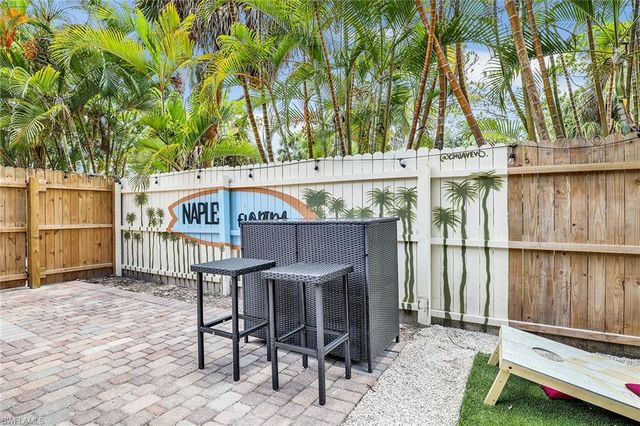 2780 Weeks AVE, Naples, FL 34112