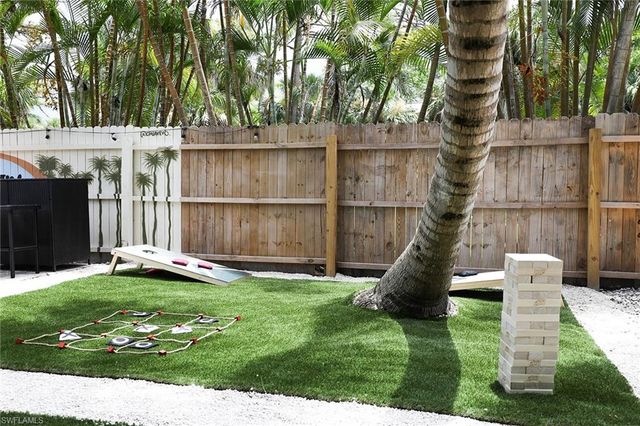 2780 Weeks AVE, Naples, FL 34112