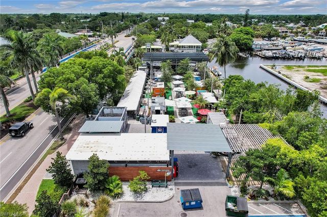 2780 Weeks AVE, Naples, FL 34112