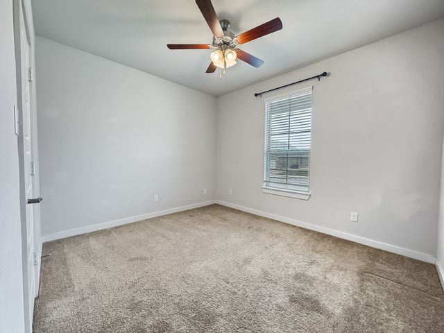 413 Vawter Drive, Van Alstyne, TX 75495