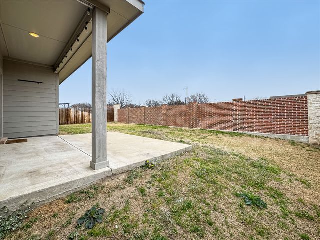 413 Vawter Drive, Van Alstyne, TX 75495