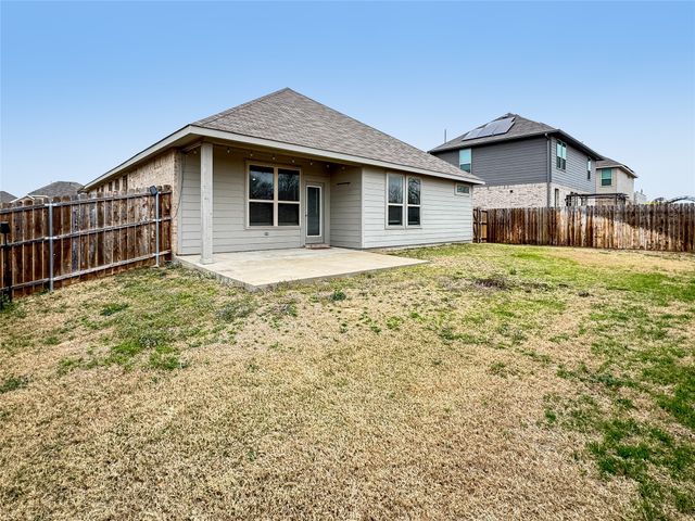 413 Vawter Drive, Van Alstyne, TX 75495
