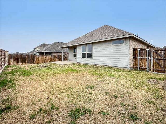 413 Vawter Drive, Van Alstyne, TX 75495