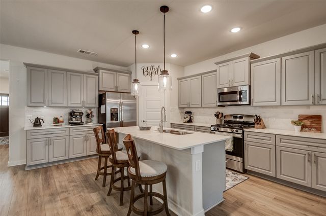 413 Vawter Drive, Van Alstyne, TX 75495