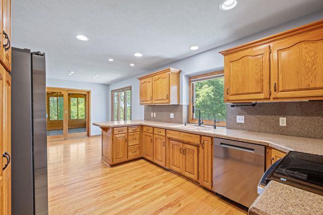 715 PARKWILD Drive, Council Bluffs, IA 51503