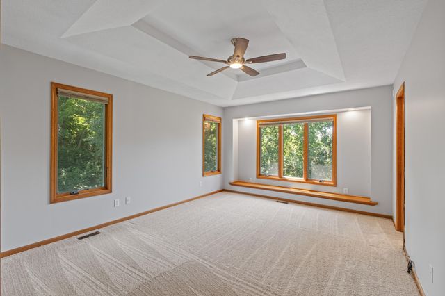 715 PARKWILD Drive, Council Bluffs, IA 51503