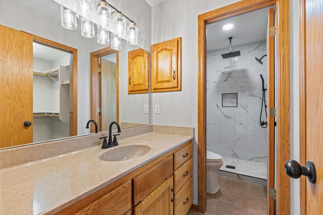 715 PARKWILD Drive, Council Bluffs, IA 51503