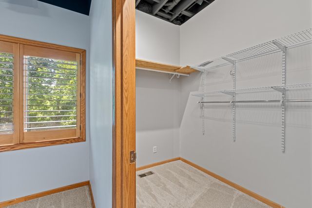 715 PARKWILD Drive, Council Bluffs, IA 51503
