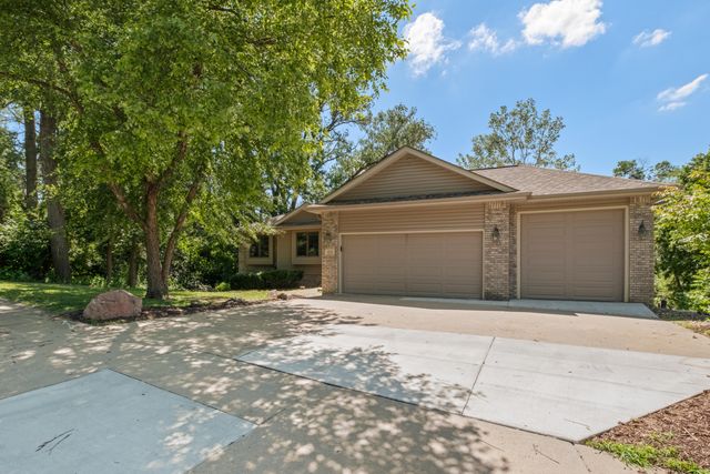 715 PARKWILD Drive, Council Bluffs, IA 51503