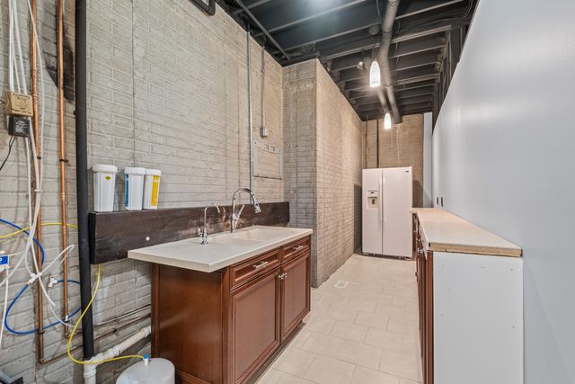 715 PARKWILD Drive, Council Bluffs, IA 51503