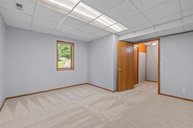 715 PARKWILD Drive, Council Bluffs, IA 51503